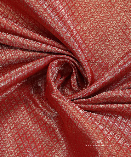 Red_Handloom_Pure_Katna_Silk_With_Tissue_Kimkhab_Banarasi_Fabric_Barfi_Motif_WeaverStory_05