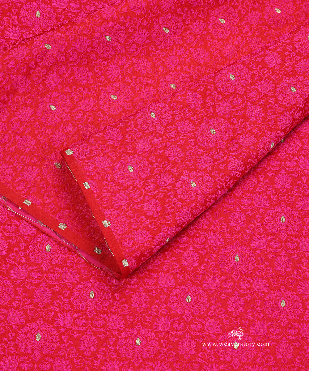 Magenta_Handloom_Pure_Katan_Silk_Tanchoi_Banarasi_Fabric_With_Zari_Booti_WeaverStory_04