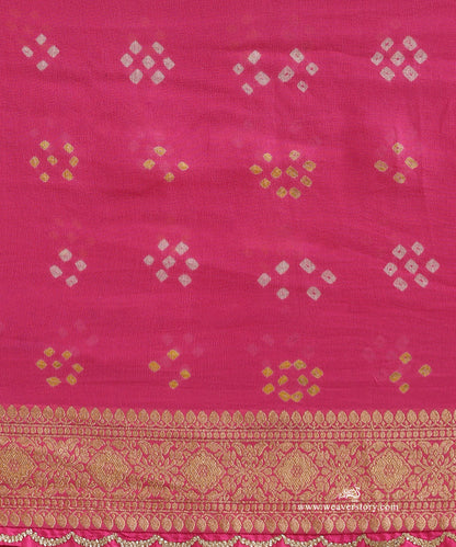 Pink_And_Grey_Handloom_Pure_Georgette_Bandhani_Saree_With_Zari_Checks_And_Extender_Border_WeaverStory_05