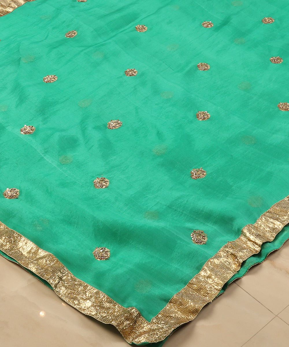 Rama_Green_Handloom_Organza_Dupatta_With_Booti_Embroidery_And_Lapa_Finishing_WeaverStory_03