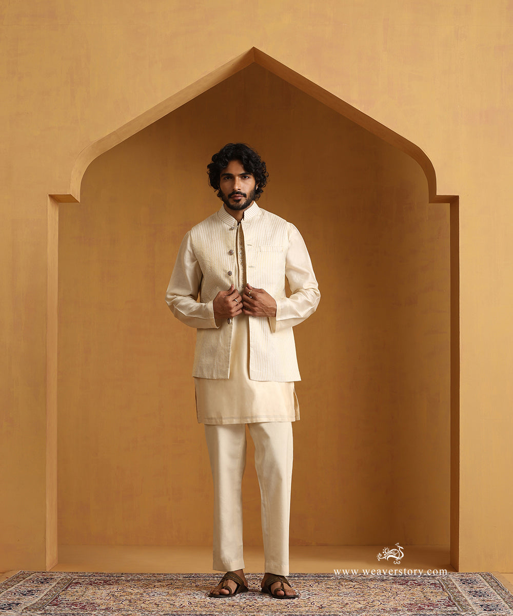 Offwhite_Hand_Embroidered_Chanderi_Kurta_Set_With_Tissue_Nehru_Jacket_And_Embroidered_Buttons_WeaverStory_01