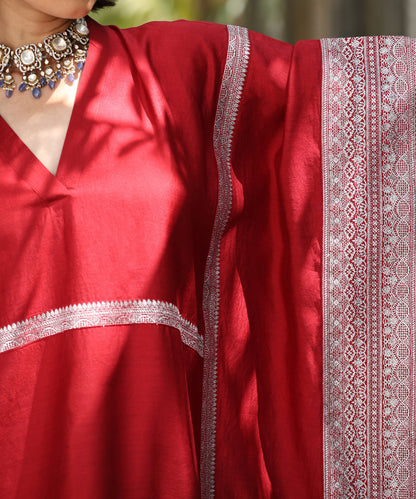 Maroon_Handloom_Pure_Chiniya_Kaftan_With_Sanjaab_Finishing_WeaverStory_06