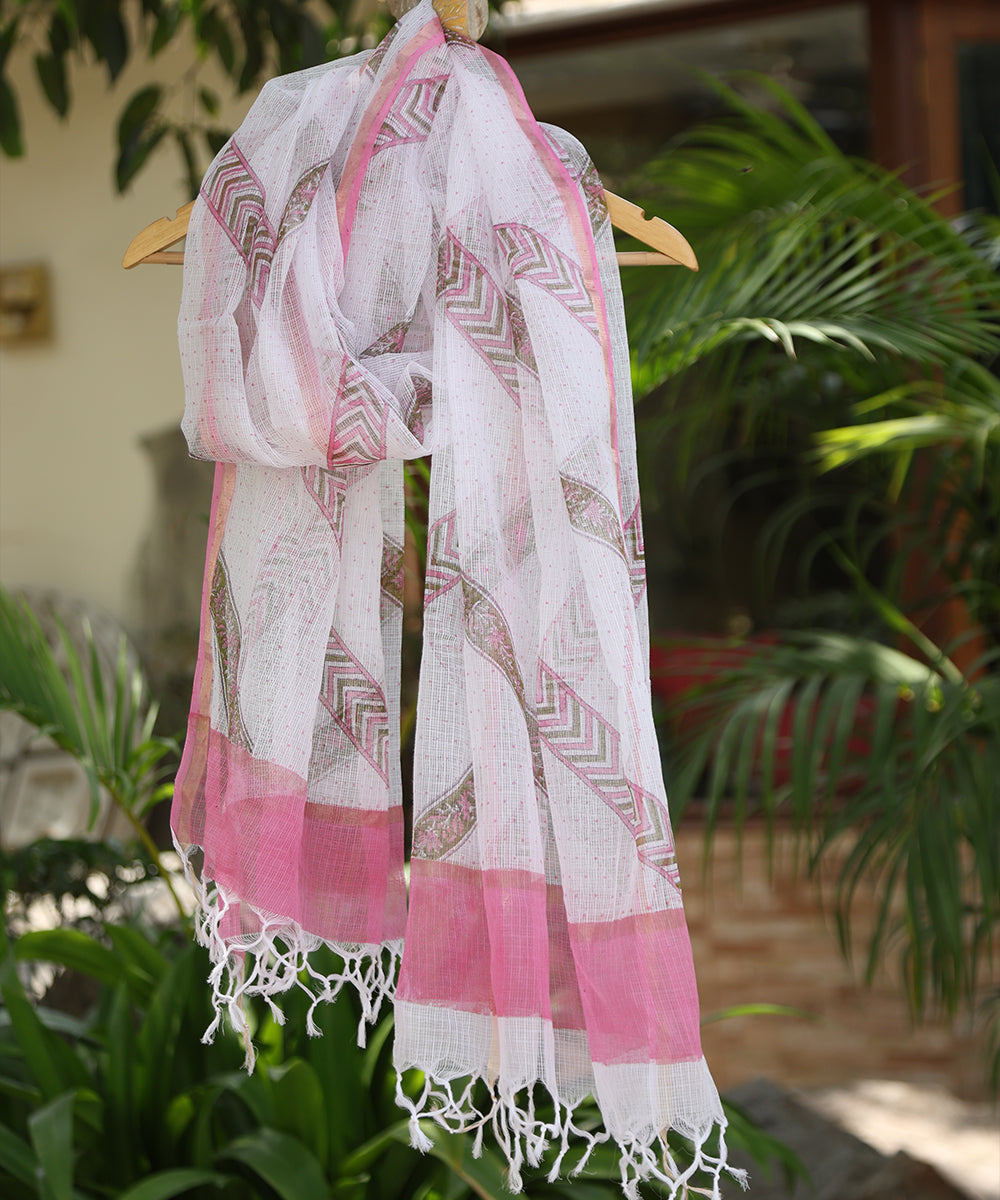 White_Cotton_Kota_Doria_Dupatta_With_Aada_Hand_Block_Printing_WeaverStory01