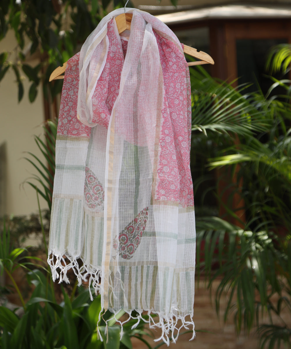 White_Cotton_Kota_Doria_Dupatta_With_Blue_Floral_Hand_Block_Printing_WeaverStory01