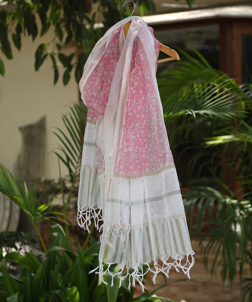 White_Cotton_Kota_Doria_Dupatta_With_Blue_Floral_Hand_Block_Printing_WeaverStory02