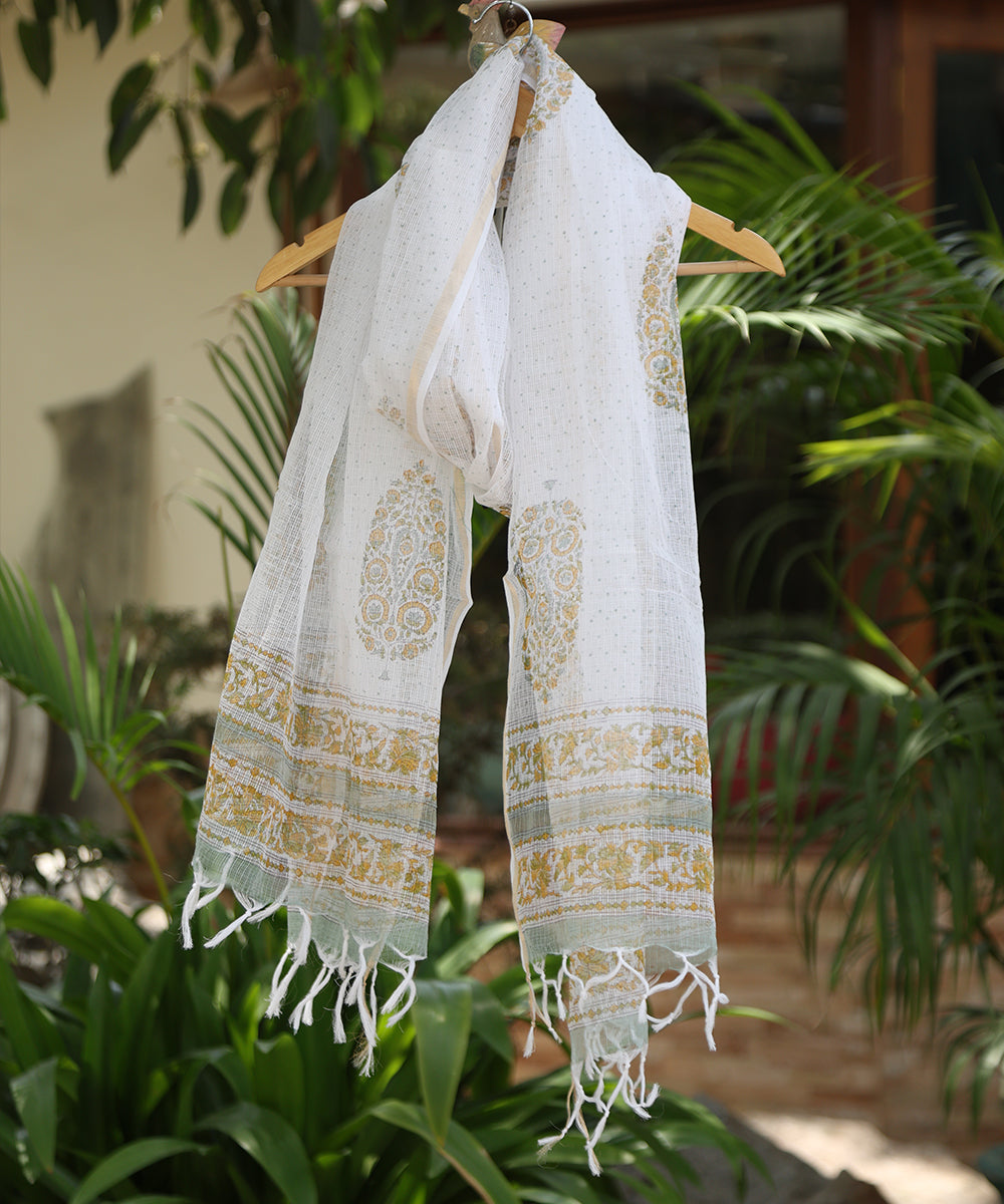 White_Cotton_Kota_Doria_Dupatta_With_Mustard_Floral_Hand_Block_Printing_WeaverStory01