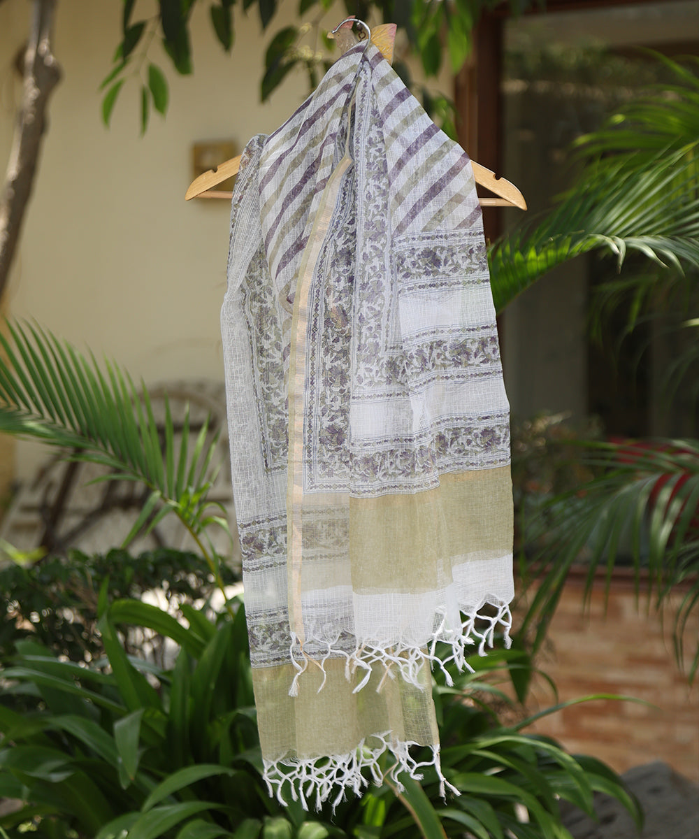 White_Cotton_Kota_Doria_Dupatta_With_Hand_Block_Printing_Floral_Motifs_WeaverStory01