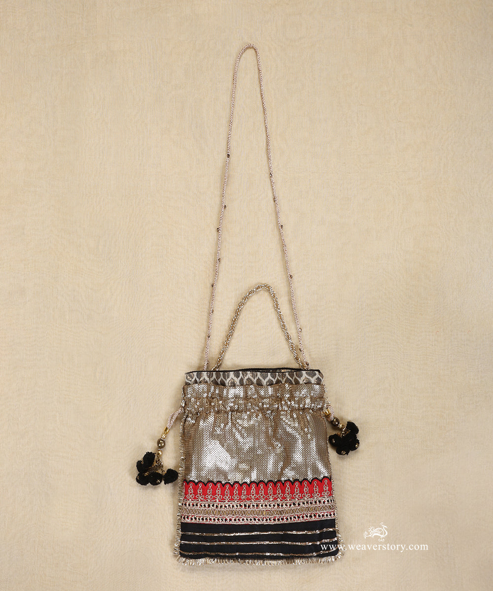 Golden_And_Black_Potli_With_Sequins_Embroidery_WeaverStory_03