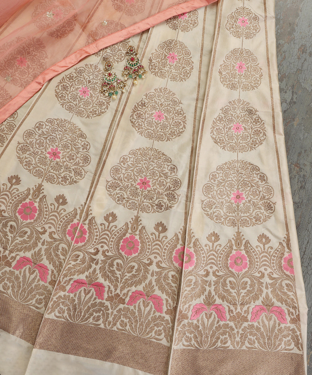 Handloom_Off_White_Pure_Katan_Silk_Antique_Zari_Banarasi_Lehenga_With_Pink_Meena_WeaverStory_01