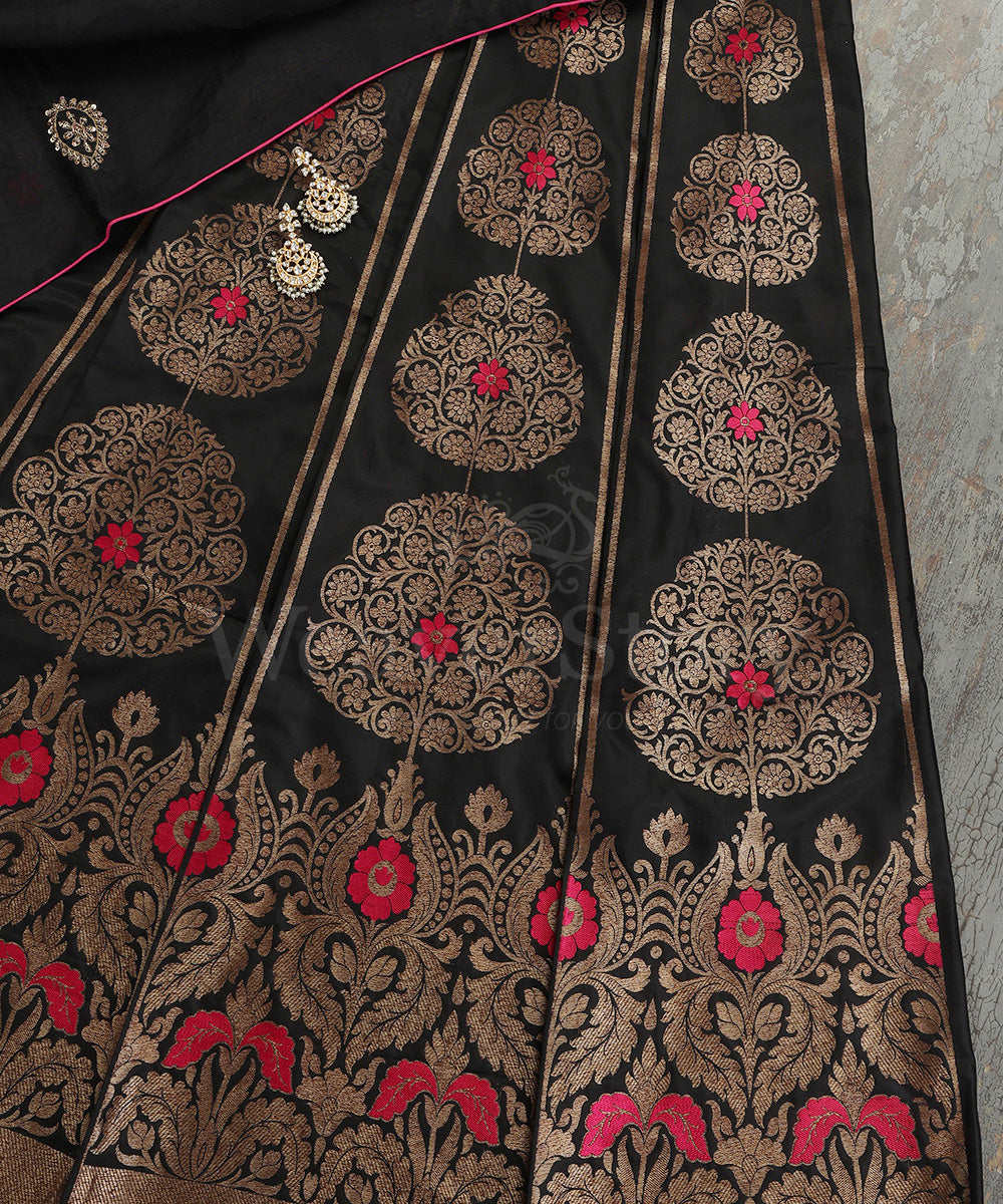 Handloom_Black_Pure_Katan_Silk_Antique_Zari_Banarasi_Lehenga_With_Pink_Meena_WeaverStory_01