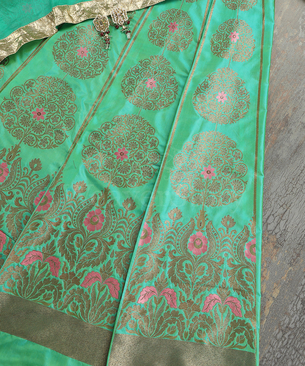 Handloom_Sea_Green_Pure_Katan_Silk_Antique_Zari_Banarasi_Lehenga_With_Pink_Meena_WeaverStory_01