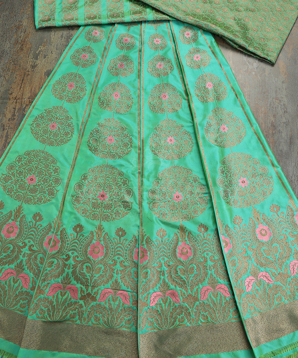 Handloom_Sea_Green_Pure_Katan_Silk_Antique_Zari_Banarasi_Lehenga_With_Pink_Meena_WeaverStory_02