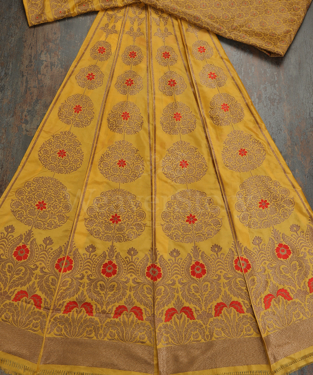 Handloom_Yellow_Pure_Katan_Silk_Antique_Zari_Banarasi_Lehenga_With_Pink_Meena_WeaverStory_02