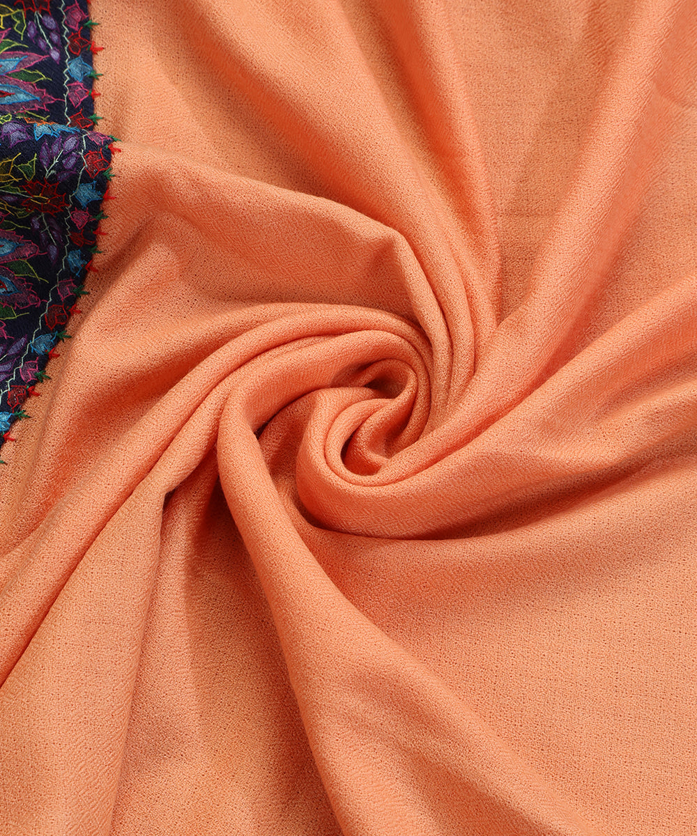 Peach_Handwoven_Pure_Pashmina_Stole_With_Blue_Hand_Appliqued_Kashidakari_Border_WeaverStory_05