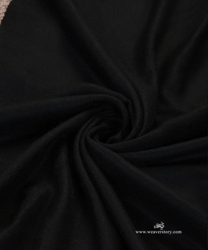 Black_Handwoven_Pure_Pashmina_Shawl_With_Sozni_Border_WeaverStory_05