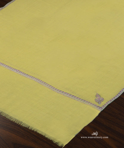 Light_Yellow_Handwoven_Pure_Pashmina_Shawl_With_Soznikari_Border_WeaverStory_03