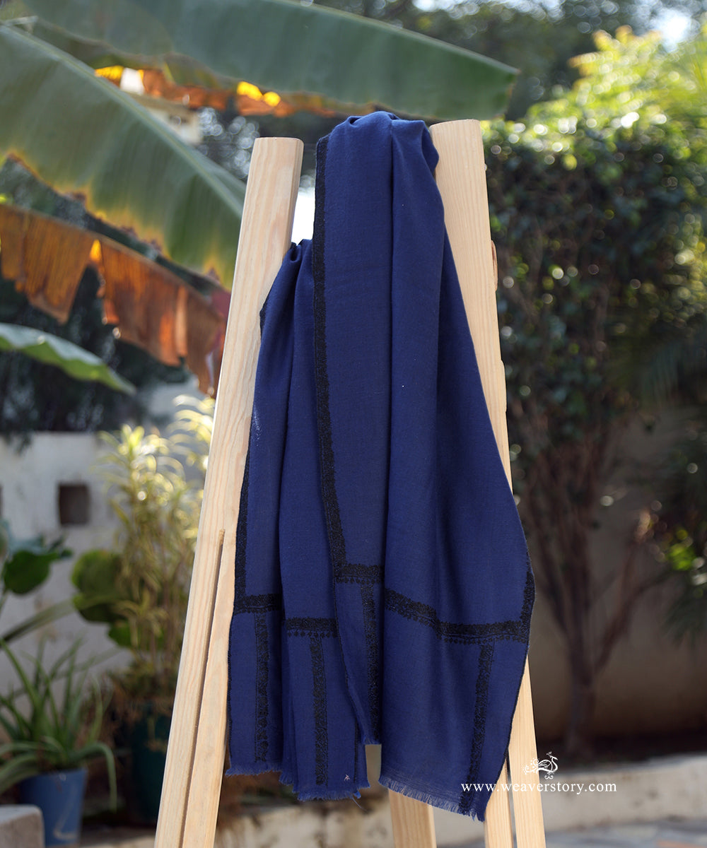 Blue_Handwoven_Pure_Pashmina_Shawl_With_Soznikari_Border_WeaverStory_01