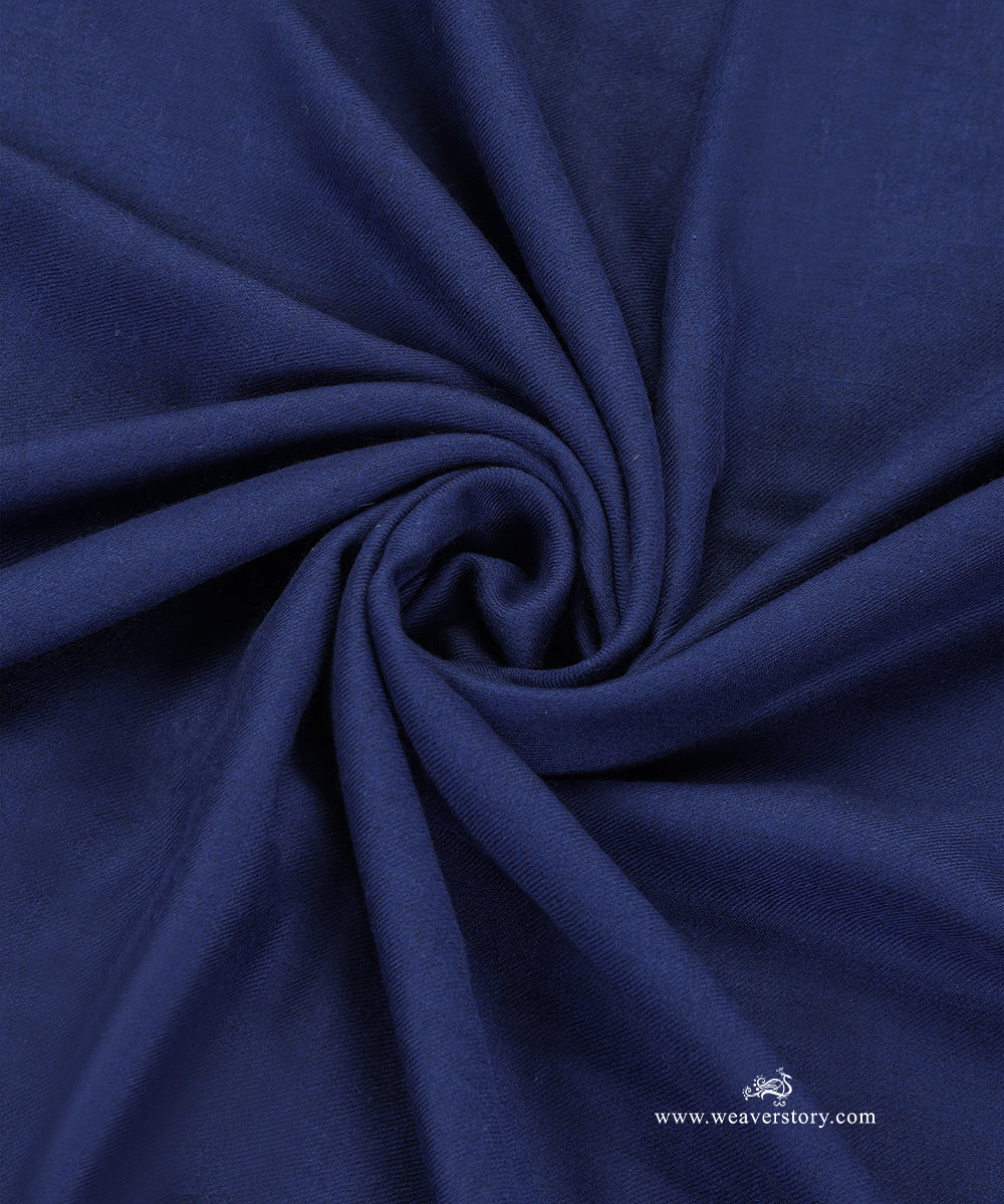 Blue_Handwoven_Pure_Pashmina_Shawl_With_Soznikari_Border_WeaverStory_05