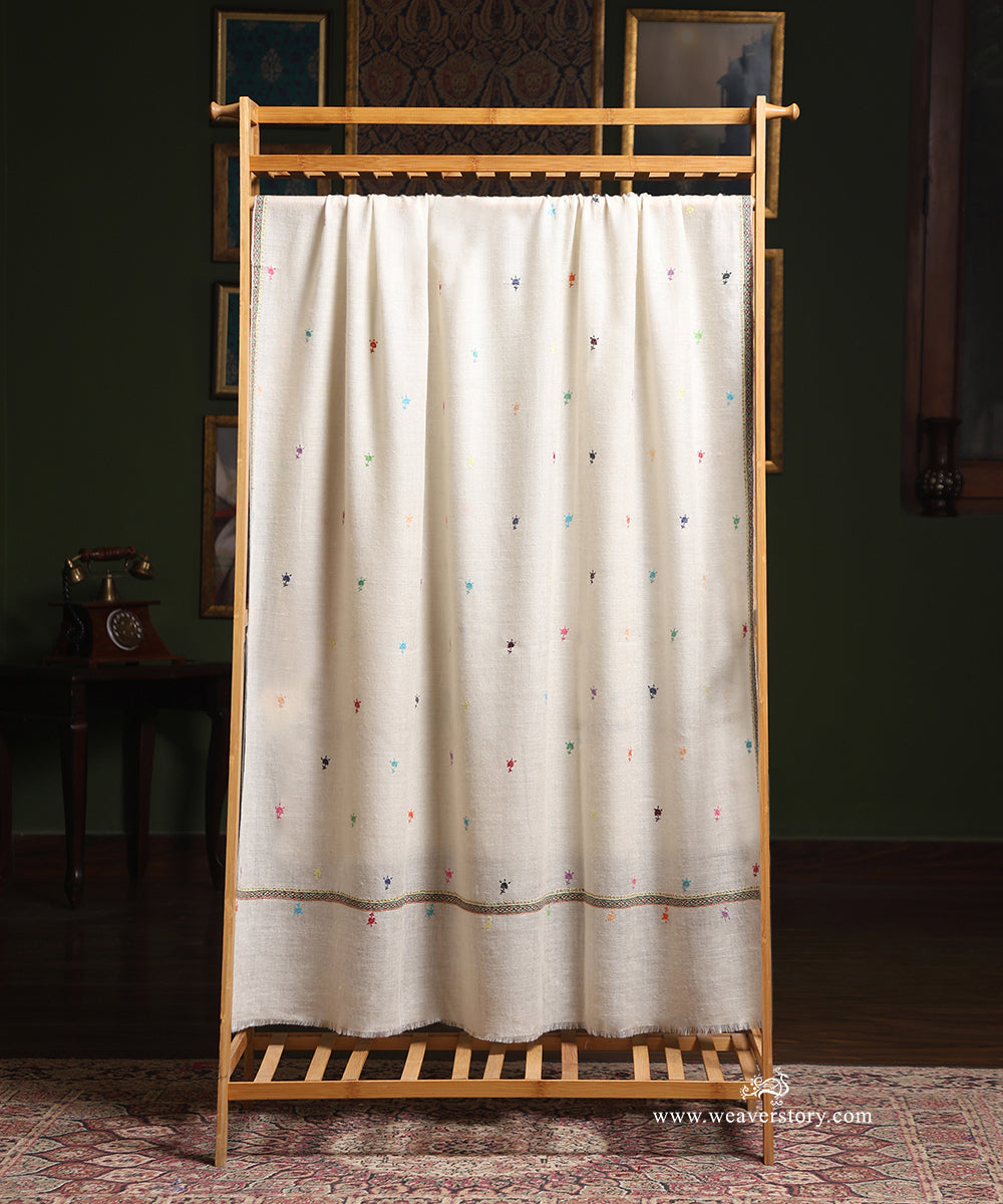 Off_White_Pure_Pashmina_Shawl_With_Booti_Border_WeaverStory_02