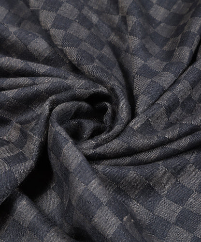 Grey_And_Black_Handwoven_Checkered_Pashmina_Shawl_WeaverStory_04