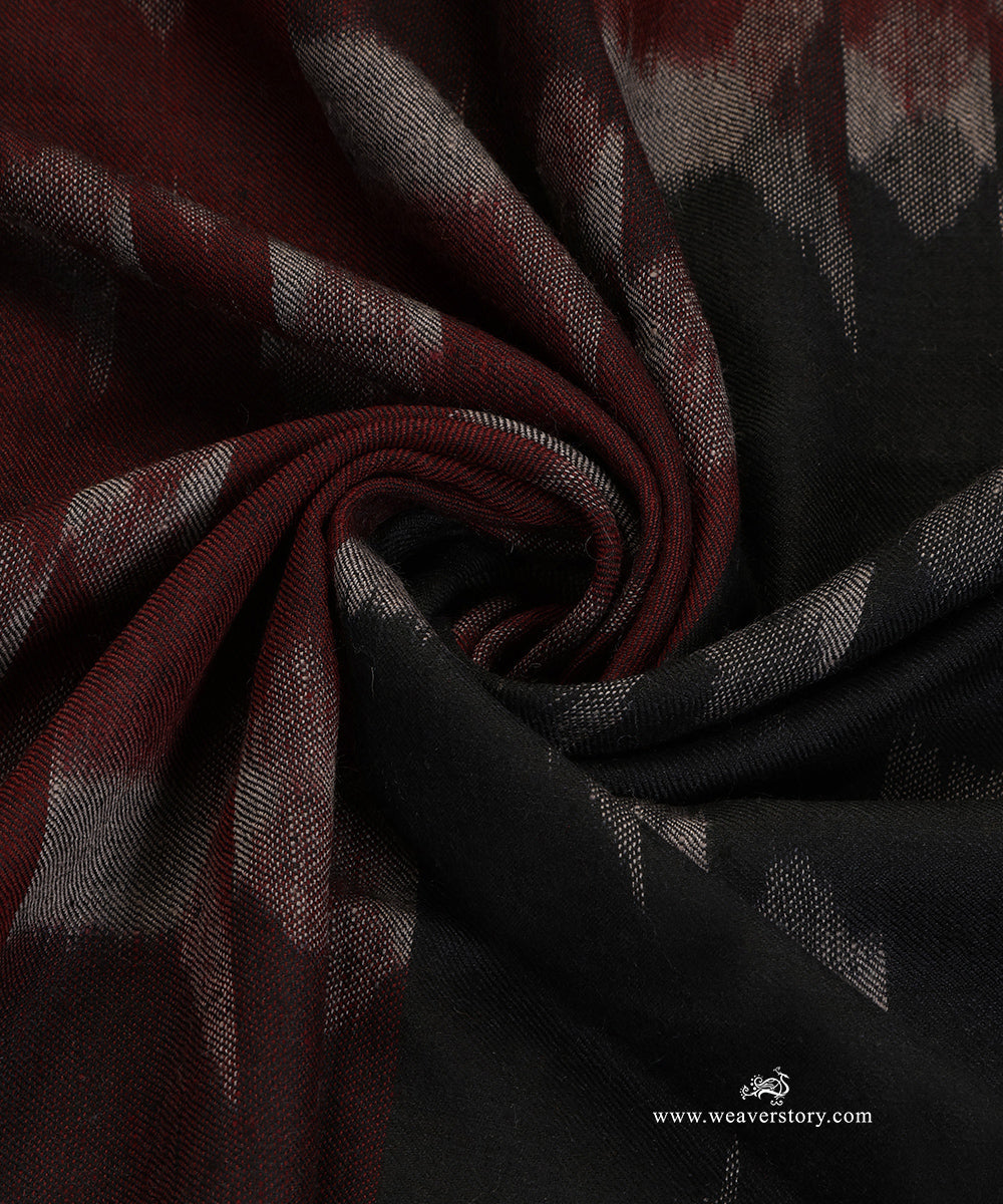 Black_And_Maroon_Pure_Pashmina_Shawl_With_Ikat_Weaving_WeaverStory_06
