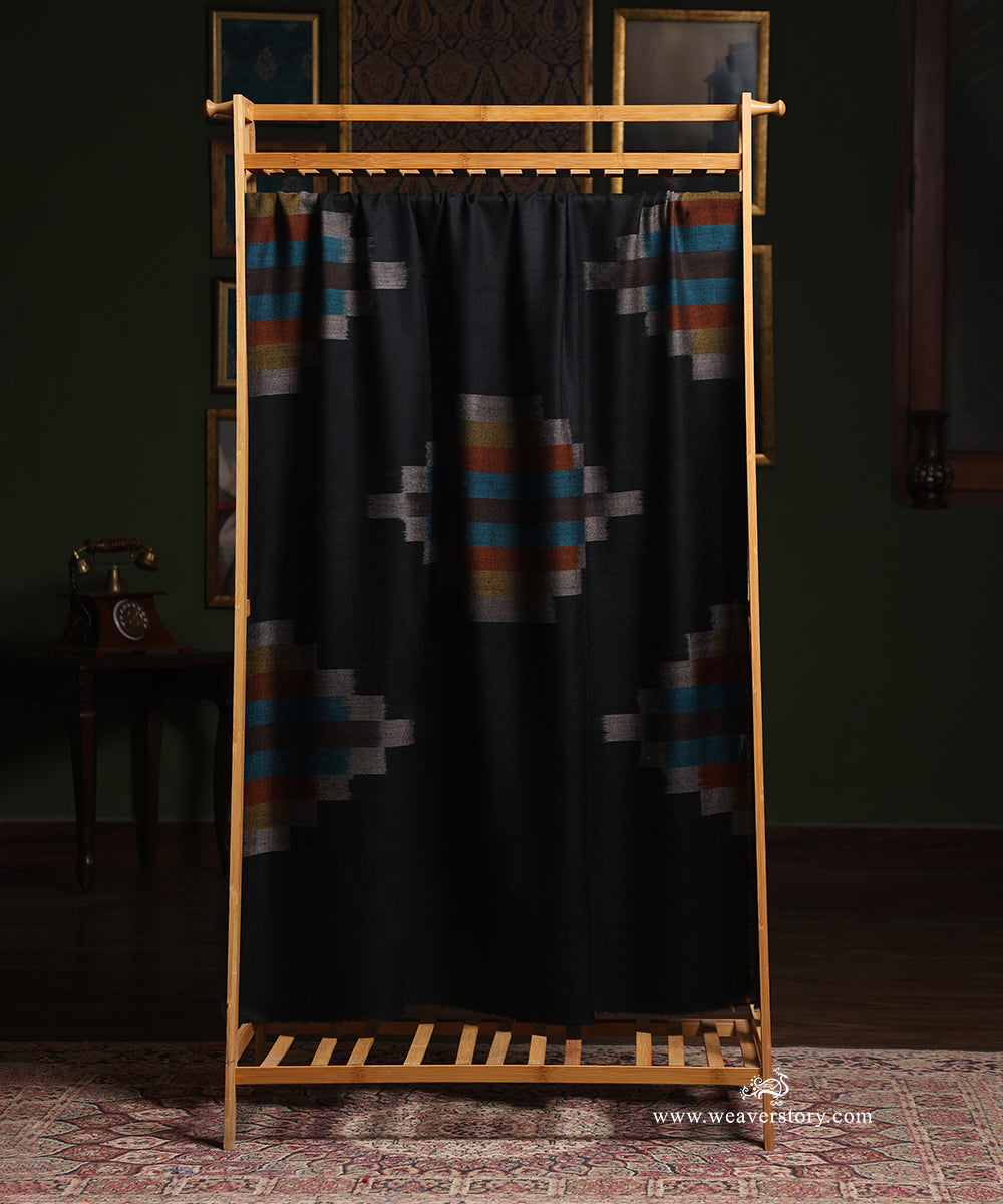 Black_Pure_Pashmina_Shawl_With_Colourful_Ikat_Weaving_WeaverStory_02
