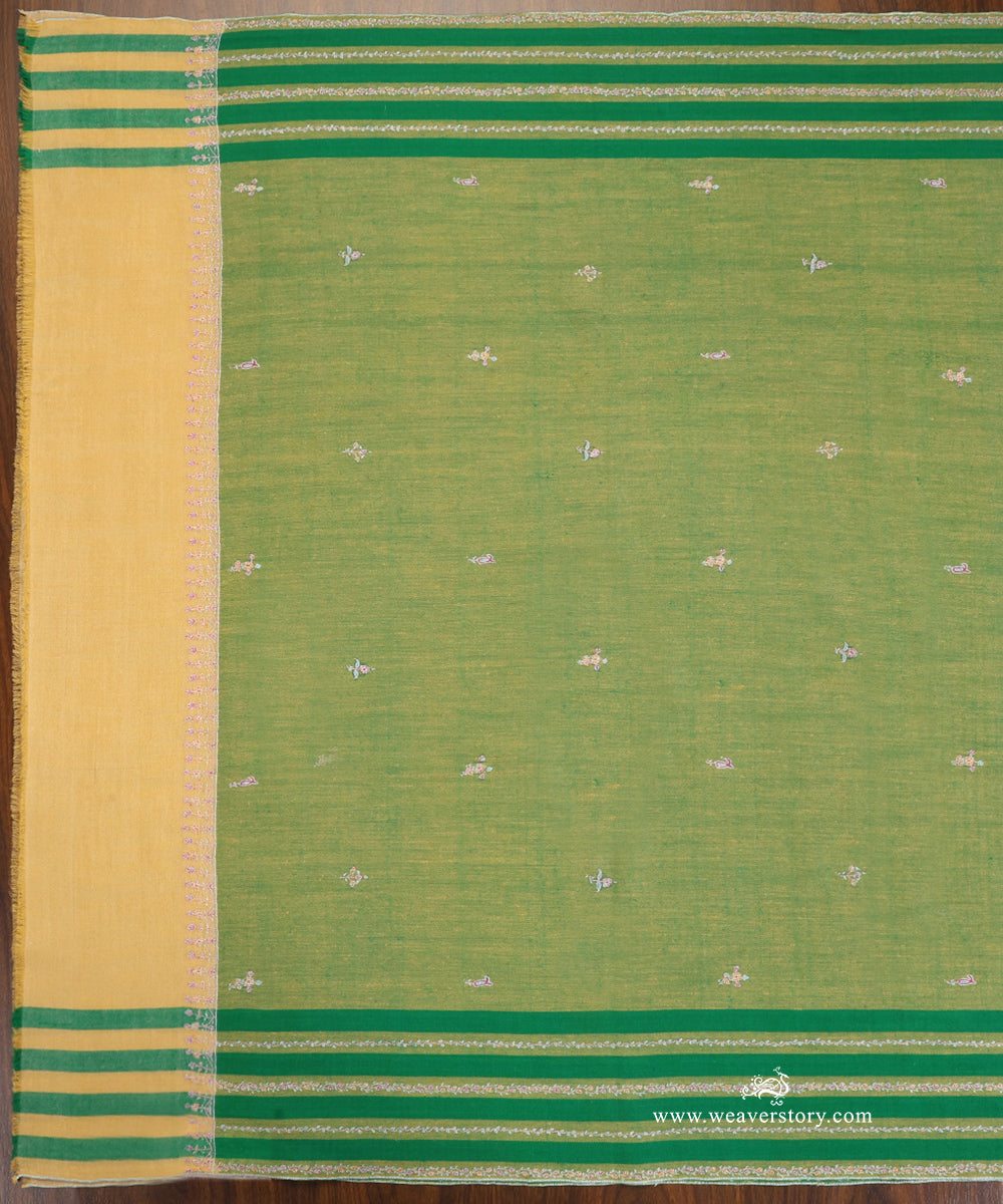 Green_Pure_Pashmina_Shawl_With_Ikat_Weaving_And_Soznikari_Booti_WeaverStory_03