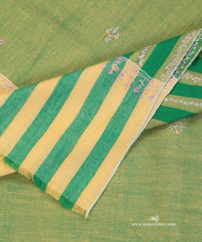 Green_Pure_Pashmina_Shawl_With_Ikat_Weaving_And_Soznikari_Booti_WeaverStory_05
