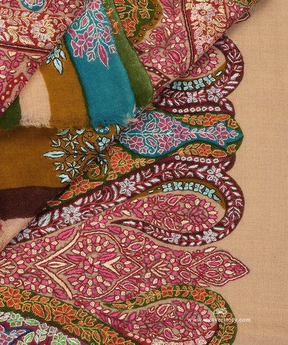 Cream_Pure_Pashmina_Shawl_With_Kalamkari_Palla_Border_And_Paper_Mache_WeaverStory_05