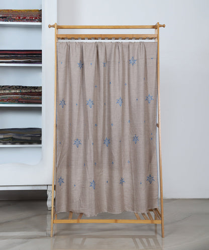 Beige_Pashmina_Shawl_With_All_Over_Floral_Booti_WeaverStory_02