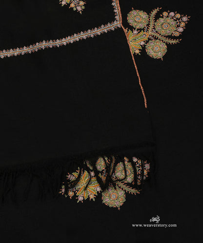 Black_Pure_Pashmina_Shawl_With_Golden_Soznikari_Booti_WeaverStory_05