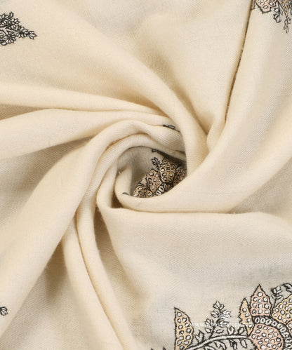 Cream_Pure_Pashmina_Shawl_With_Soznikari_Booti_WeaverStory_06