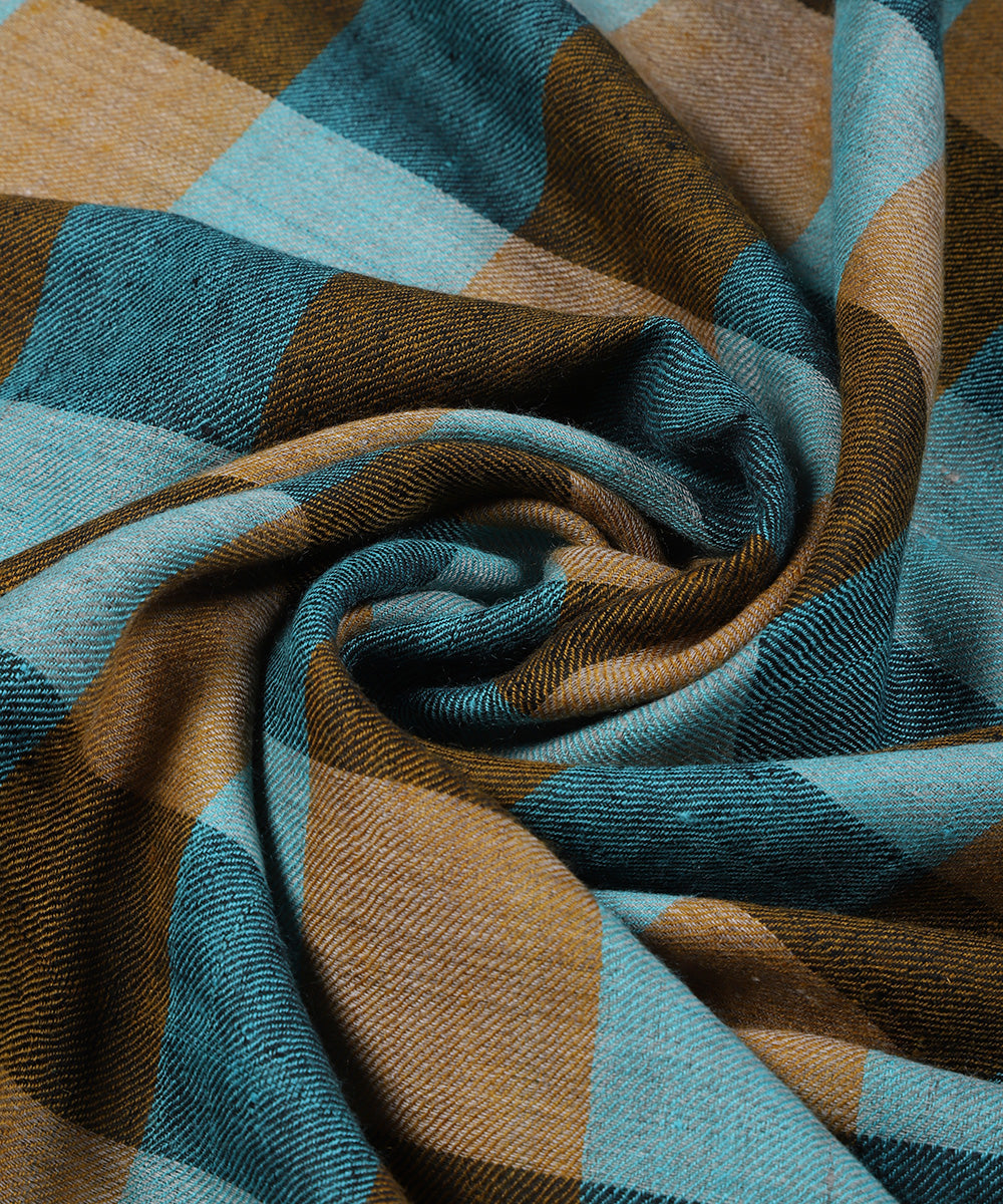 Blue_And_Brown_Checkered_Pure_Pashmina_Shawl_With_Ikat_Weaving_WeaverStory_04