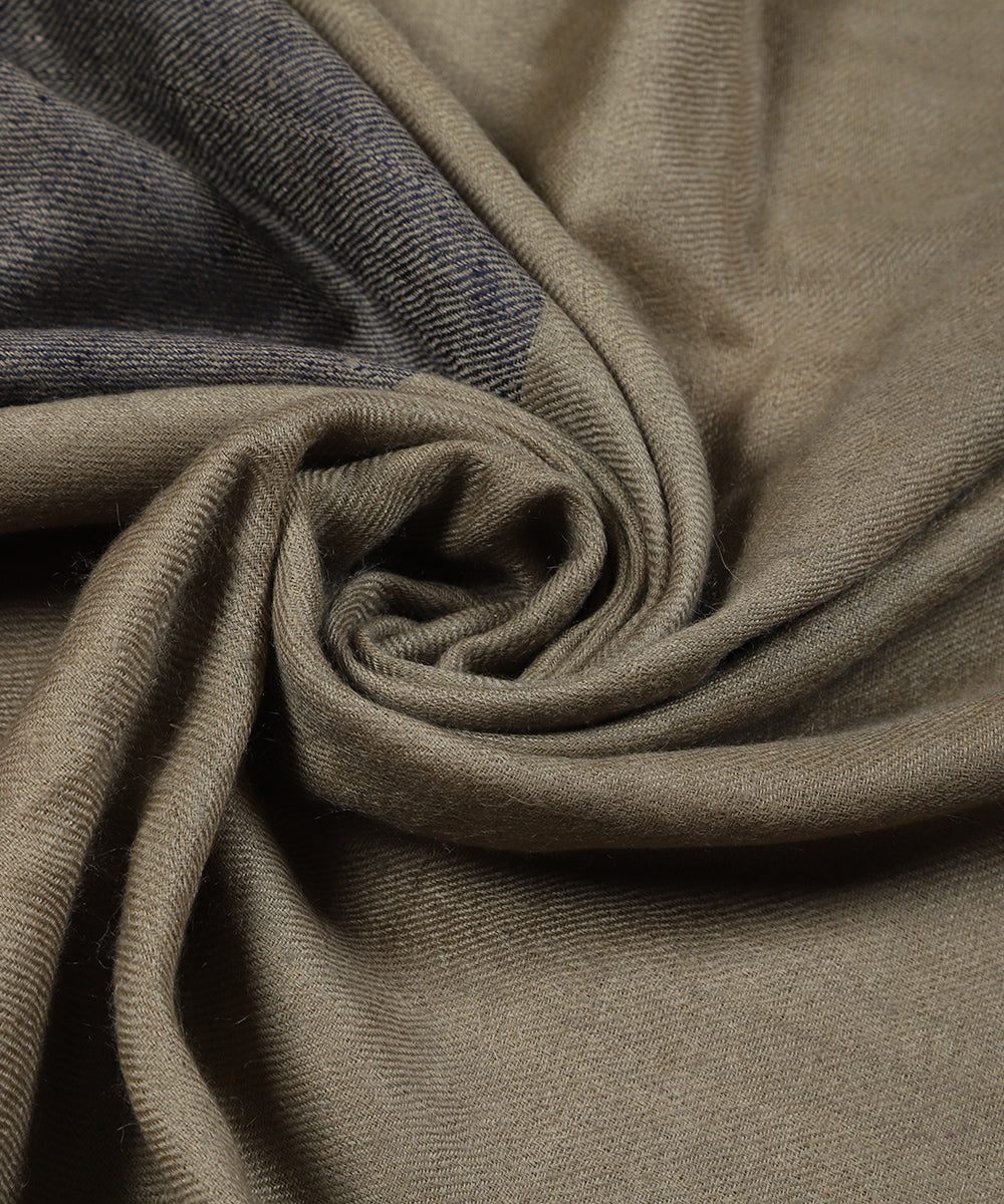 Grey_Handwoven_Pure_Pashmina_Shawl_With_Ikat_Weaving_WeaverStory_04