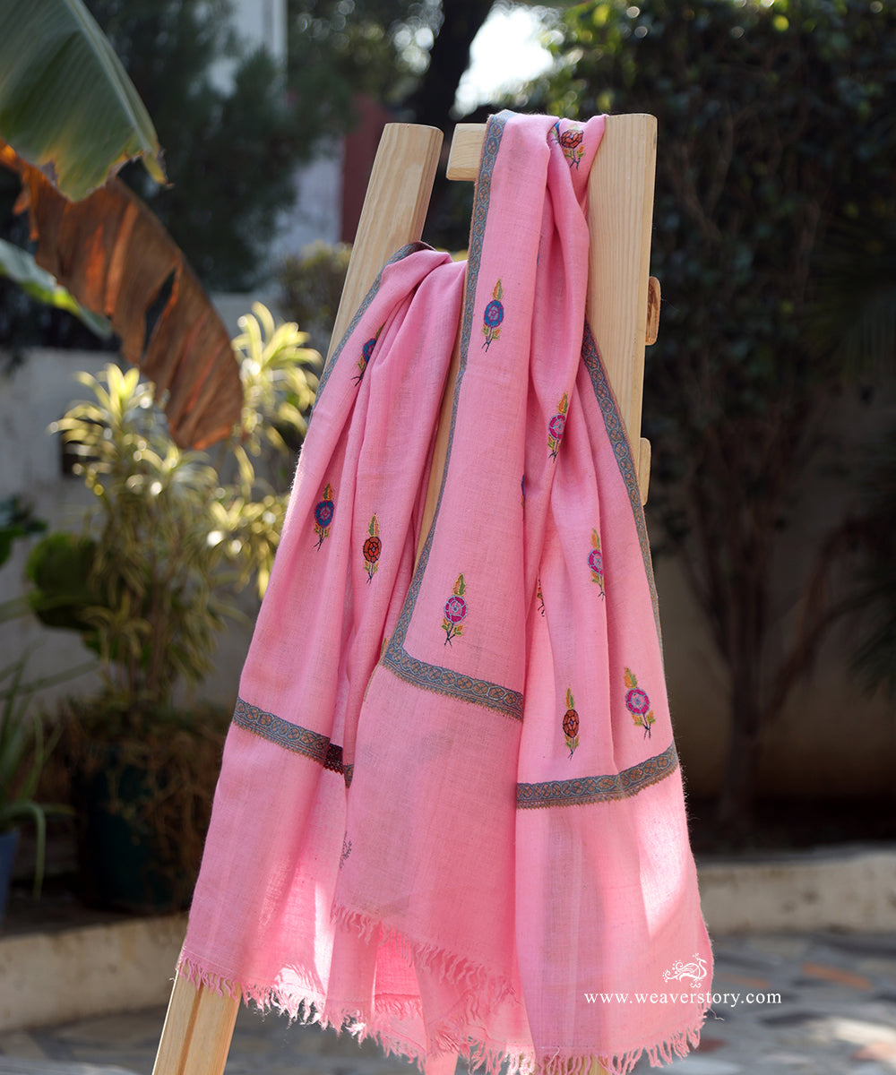 Handwoven_Pink_Pure_Pashmina_Shawl_With_Multicolor_Sozni_Booti_WeaverStory_01