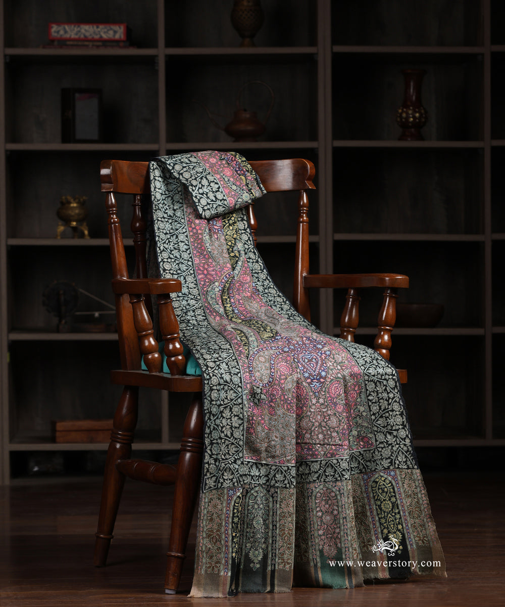 Black_Handwoven_Unisex_Pure_Pashmina_Shawl_With_Kalamkari_And_Soznikari_WeaverStory_01