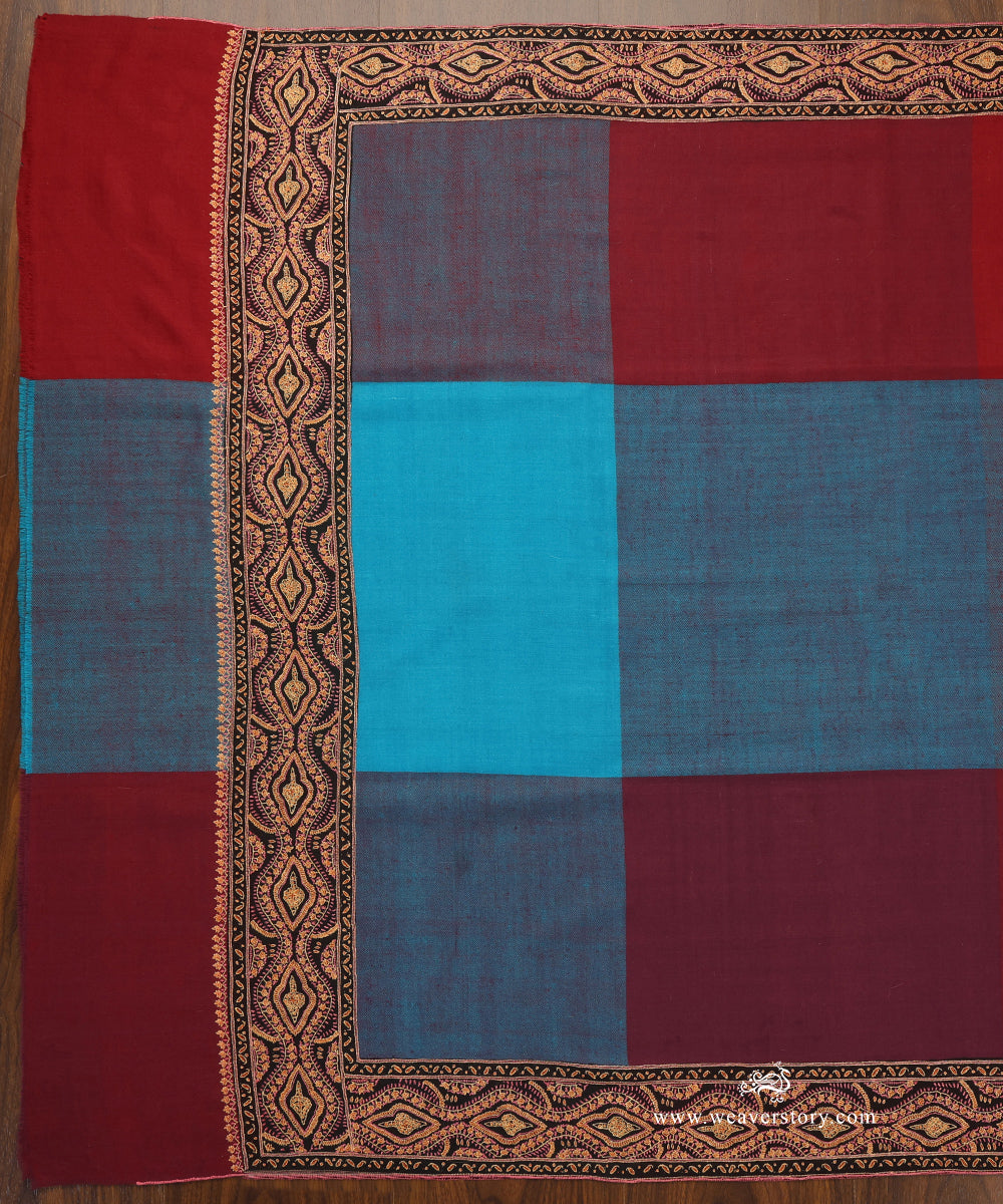 Red_And_Blue_Handwoven_Pure_Pashmina_Shawl_With_Heavy_Sozni_Border_WeaverStory_02