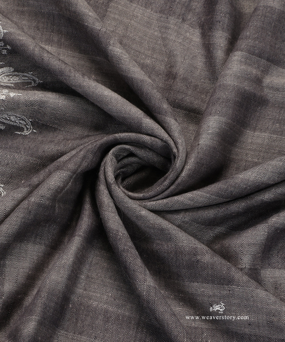 Slate_Grey_Handwoven_Pure_Pashmina_Shawl_With_Soznikari_Work_WeaverStory_05