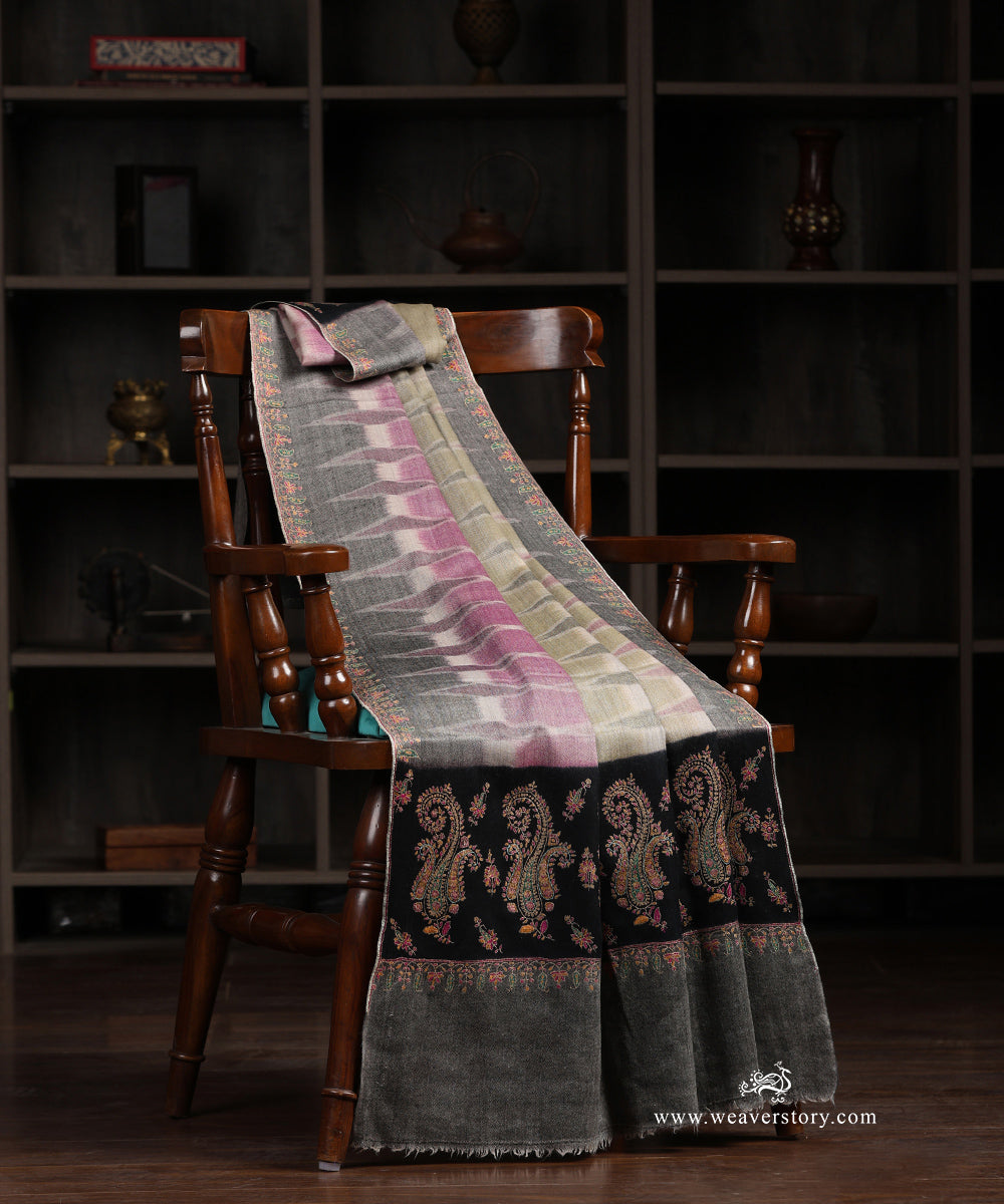 Grey_And_Black_Handwoven_Ikat_Design_Pure_Pashmina_Shawl_With_Sozni_Phoolkar_Border_WeaverStory_01