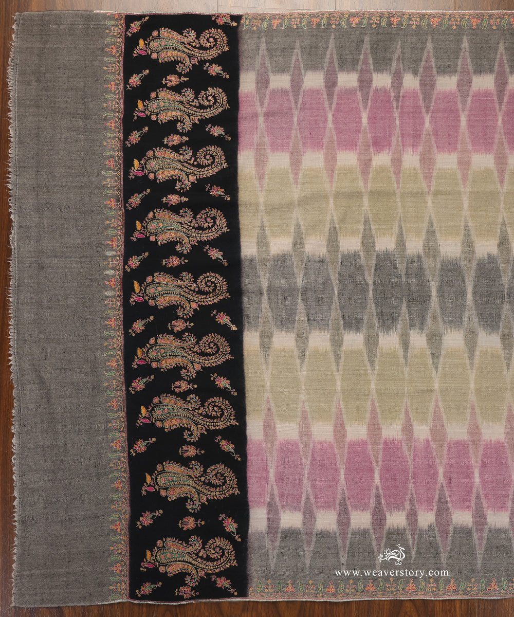 Grey_And_Black_Handwoven_Ikat_Design_Pure_Pashmina_Shawl_With_Sozni_Phoolkar_Border_WeaverStory_02