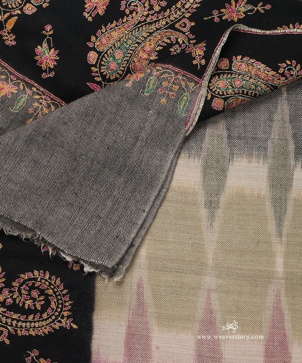 Grey_And_Black_Handwoven_Ikat_Design_Pure_Pashmina_Shawl_With_Sozni_Phoolkar_Border_WeaverStory_04