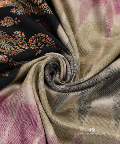 Grey_And_Black_Handwoven_Ikat_Design_Pure_Pashmina_Shawl_With_Sozni_Phoolkar_Border_WeaverStory_05