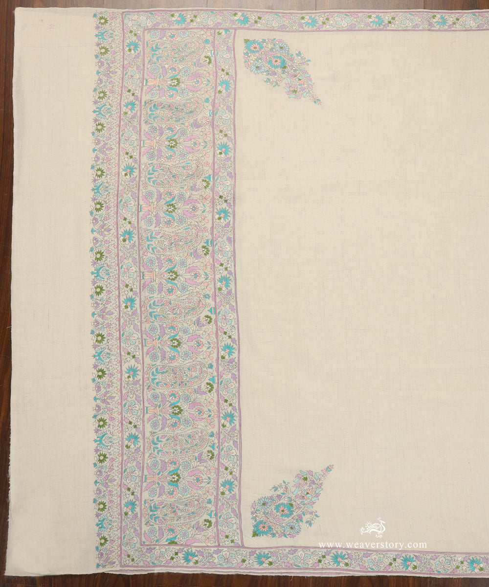 White_Handwoven_Pure_Pashmina_Shawl_With_Kalamkari_Palla_WeaverStory_02