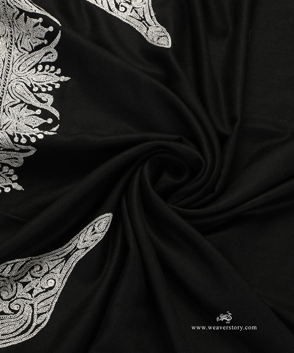 Black_Handwoven_Pure_Pashmina_Shawl_With_Tilla_Zari_Border_WeaverStory_05