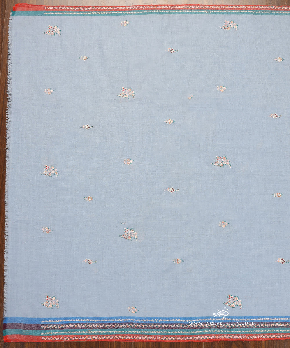 Ice_Blue_Handwoven_Pure_Pashmina_Shawl_With_Soznikari_Booti_And_Border_WeaverStory_02