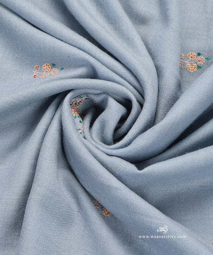 Ice_Blue_Handwoven_Pure_Pashmina_Shawl_With_Soznikari_Booti_And_Border_WeaverStory_05