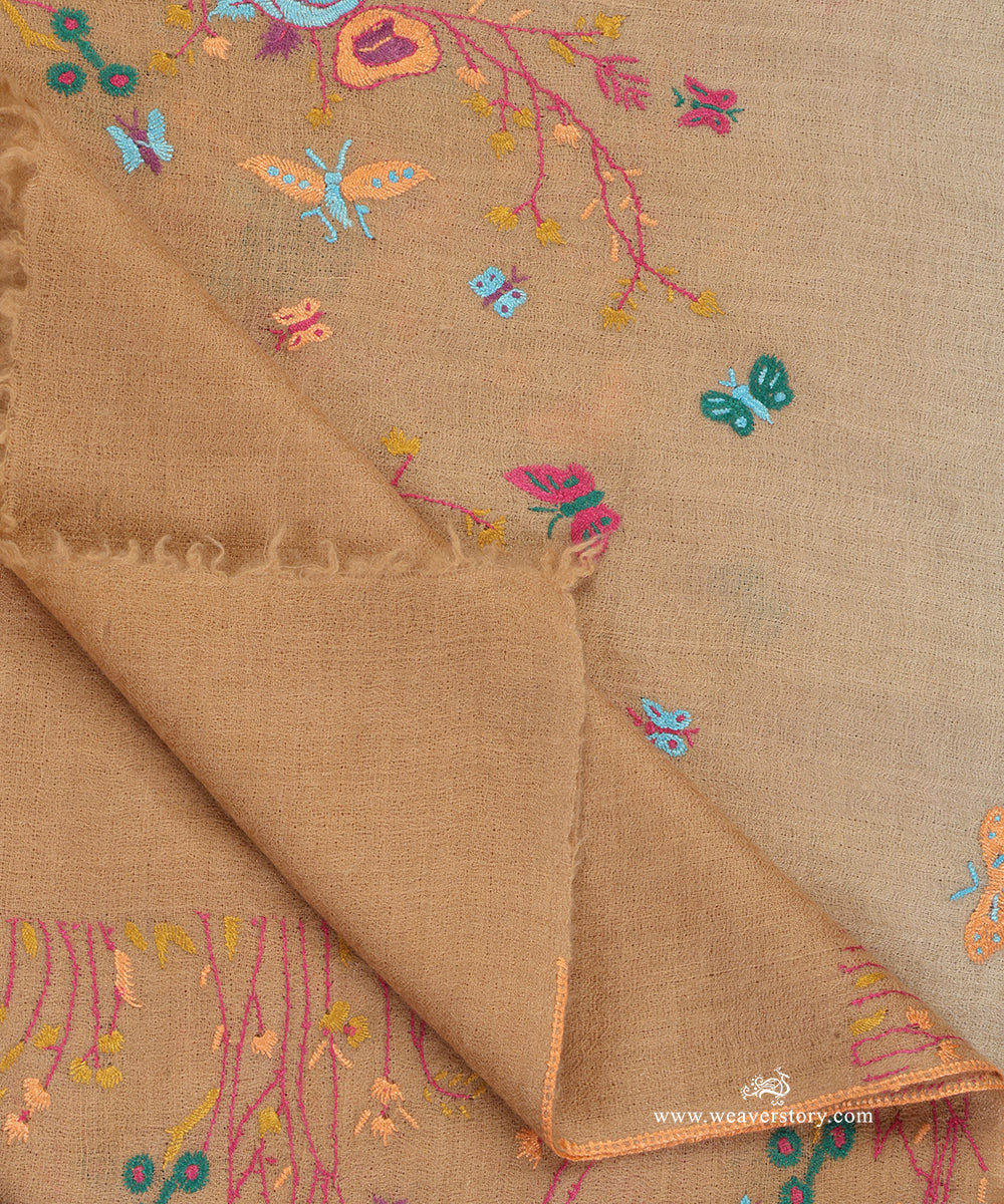 Beige_Pure_Pashmina_Stole_With_Paper_Mache_Motifs_WeaverStory_05
