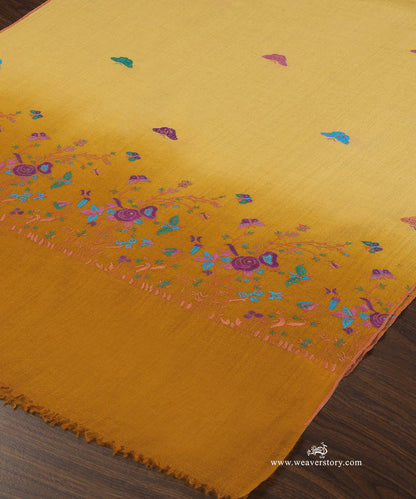 Yellow_Pure_Pashmina_Stole_With_Paper_Mache_Motifs_WeaverStory_04