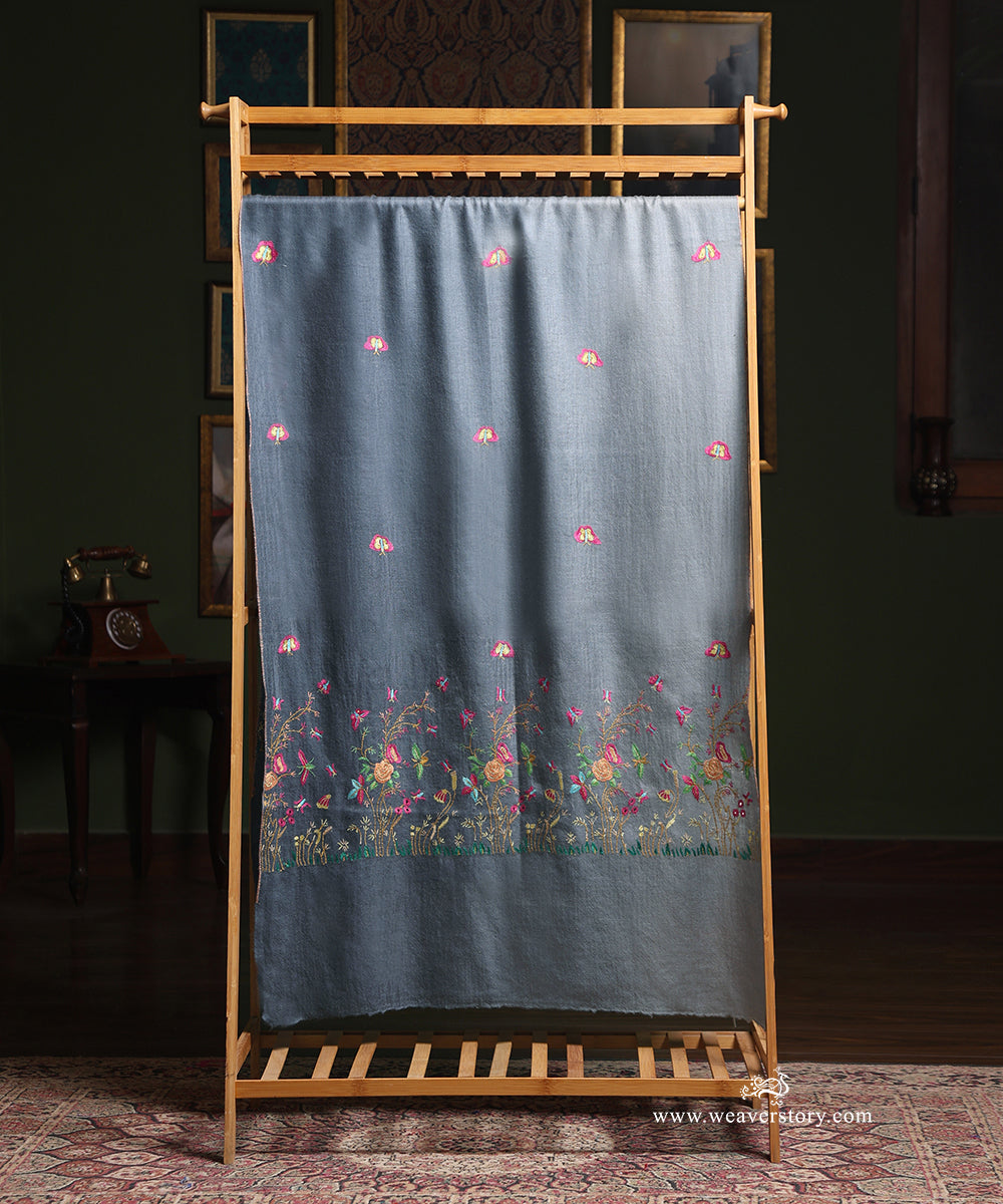 Grey_Pure_Pashmina_Stole_With_Paper_Mache_Motifs_WeaverStory_02