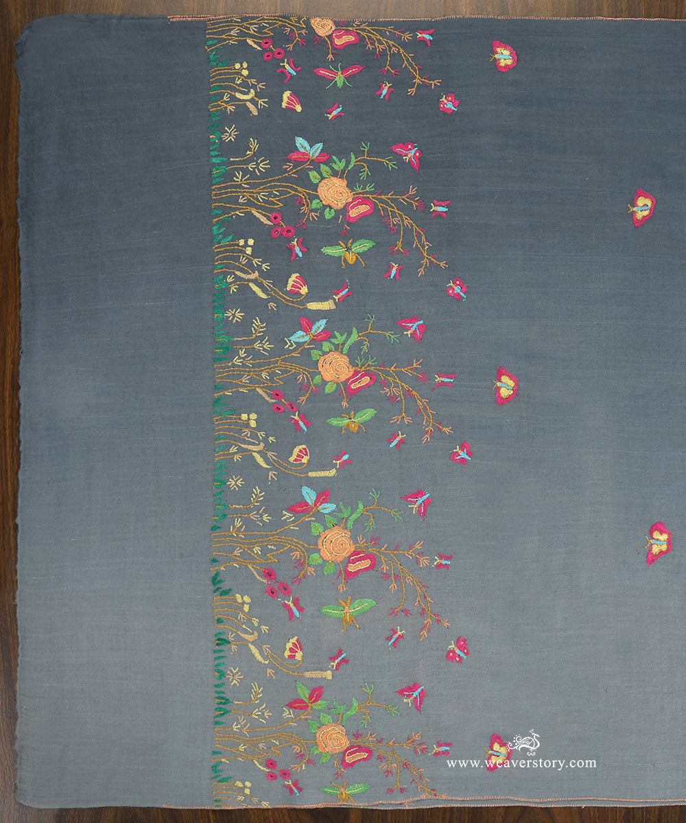 Grey_Pure_Pashmina_Stole_With_Paper_Mache_Motifs_WeaverStory_03
